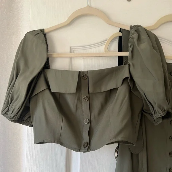 Backyard Roses Green Two-piece Set - Picture 3 of 6